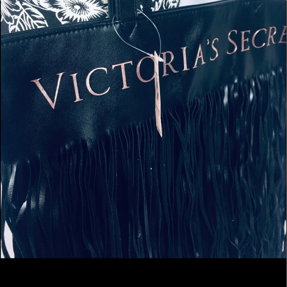 VICTORIA SECRET WOMANS NWT BAG